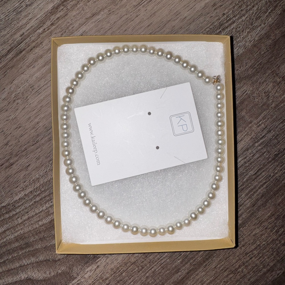 Elegant Pearl Necklace
